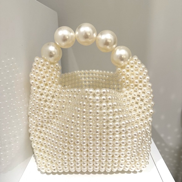 Lulus | Upgraded Glam White Pearl Handbag - Picture 5 of 11